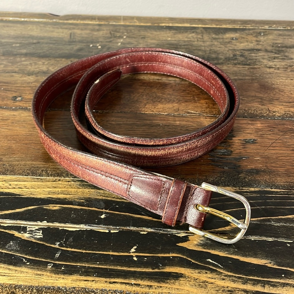 Womens belt in brown leather size 40” decent leather will polish up nicely